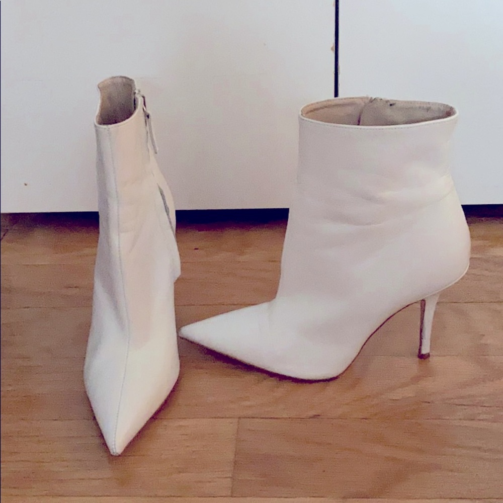 White pointy Zara boots